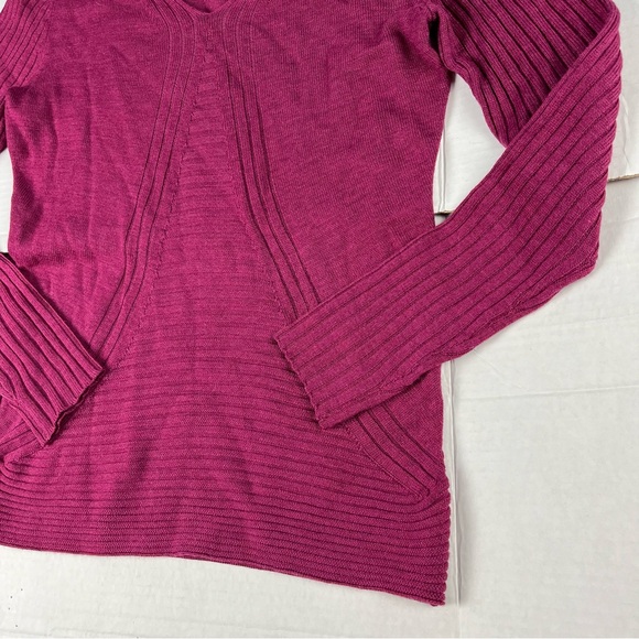 Krimson Klover 100% Wool Women Sz M V-Neck Sweater Pullover Blouse Dark Pink - Picture 3 of 9